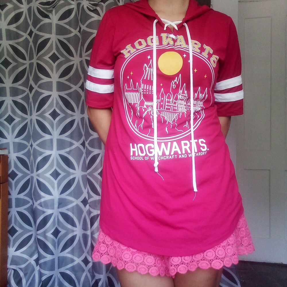 Harry Potter Hogwarts shirt in red